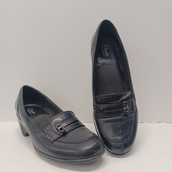 Clarks  Women's Size 8 - Picture 1 of 11